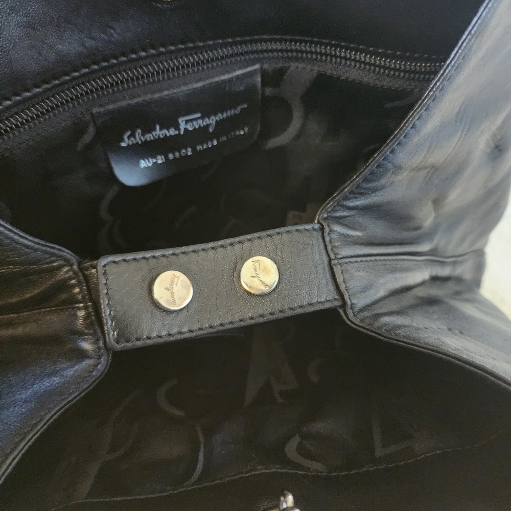 Salvatore Ferragamo Black Leather Shoulder Bag - Picture 15 of 16
